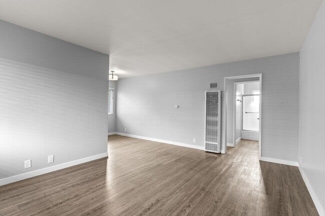 539 E 11th Street in Long Beach, CA - Foto de edificio - Interior Photo