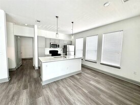 3333 Weslayan St in Houston, TX - Building Photo