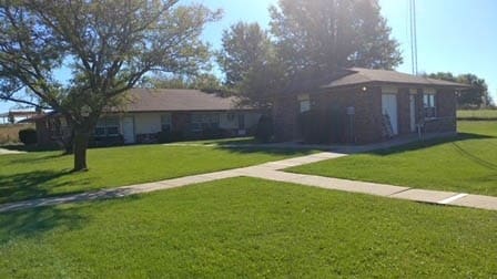 Shamrock Estates in Eagleville, MO - Building Photo