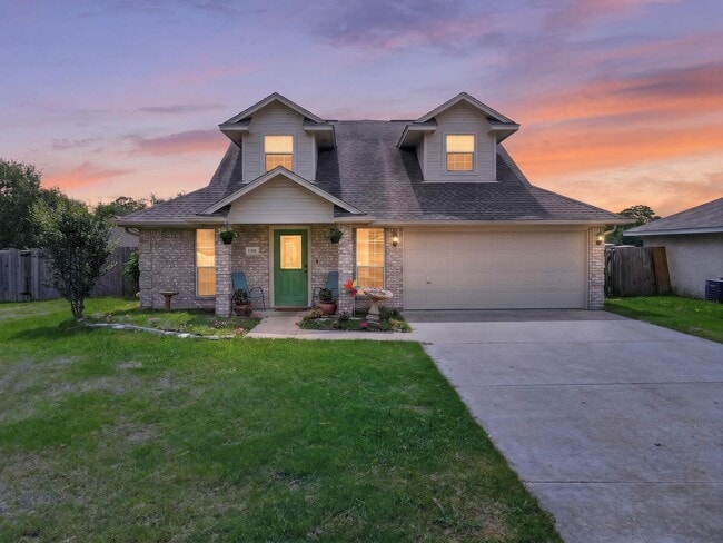 property at 1308 Roanoke Ct