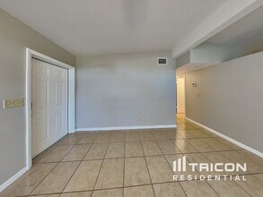 2869 Webley Dr NE in Largo, FL - Building Photo - Building Photo