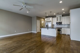204-210 Price St in Branson, MO - Building Photo - Building Photo