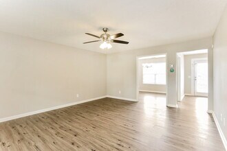 2013 Summit Ln in La Vergne, TN - Building Photo - Building Photo