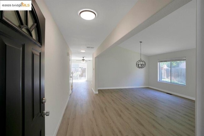 2490 Ponte Mira Way in Stockton, CA - Building Photo - Building Photo