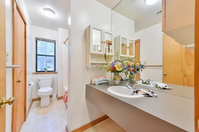 130 E Longview St in Chapel Hill, NC - Building Photo - Building Photo