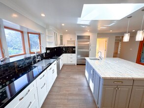 15 Lupine Way in Hillsborough, CA - Building Photo - Building Photo