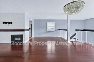 2564 Navarra Dr in Carlsbad, CA - Foto de edificio - Building Photo