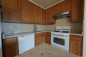 143 Meridian Blvd-Unit -2 in Queens, NY - Building Photo - Building Photo
