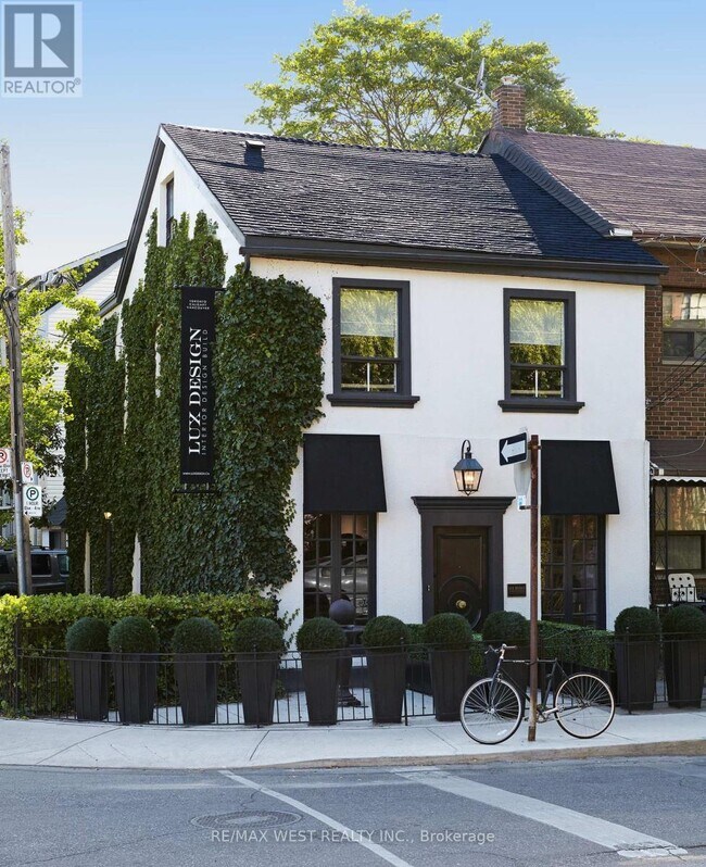 property at 44 Tecumseth St.