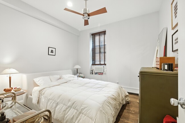 30 E Concord St, Unit 11 in Boston, MA - Foto de edificio - Building Photo