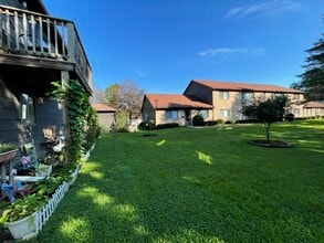 Parkside Apartments in Newark, NY - Building Photo - Building Photo