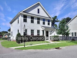 201 Makemie Wy in Summerville, SC - Building Photo - Building Photo