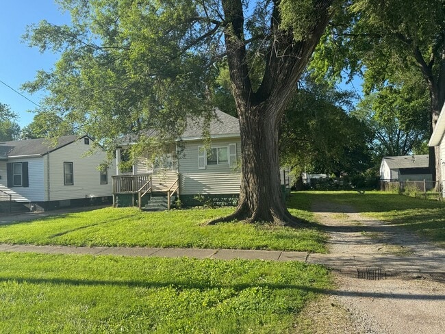 property at 2160 E Reservoir St