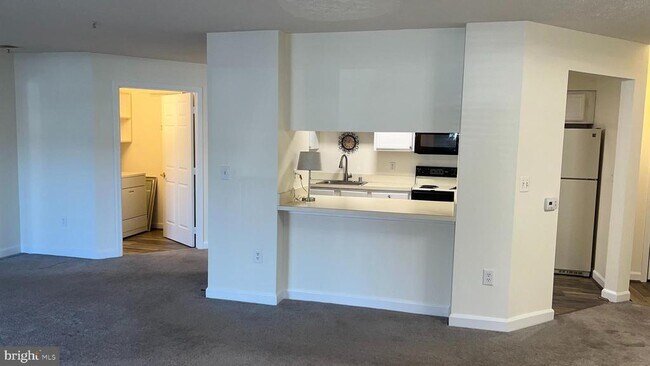 625 Admiral Dr in Annapolis, MD - Building Photo - Building Photo