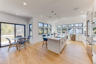 13 Brander Pkwy in Shelter Island, NY - Building Photo - Building Photo