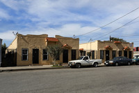 725-729 Sanford Ave in Wilmington, CA - Foto de edificio - Building Photo