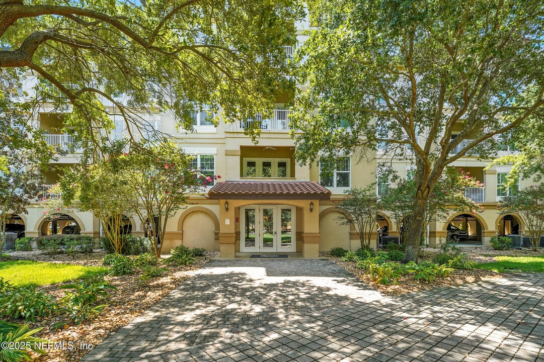 4300 S Beach Pkwy in Jacksonville Beach, FL - Foto de edificio