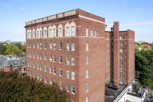 Mayflower Apartments in Louisville, KY - Building Photo - Building Photo