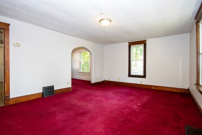 105 W Hill Ave in Rittman, OH - Building Photo - Building Photo