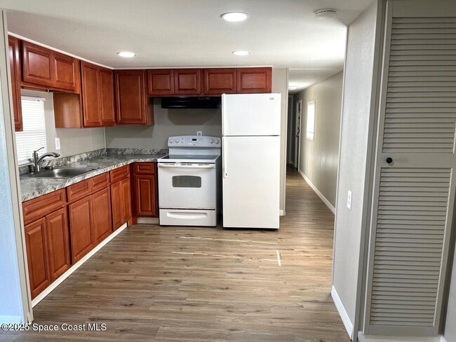 2556 Haverhill Rd NE in Palm Bay, FL - Building Photo - Building Photo
