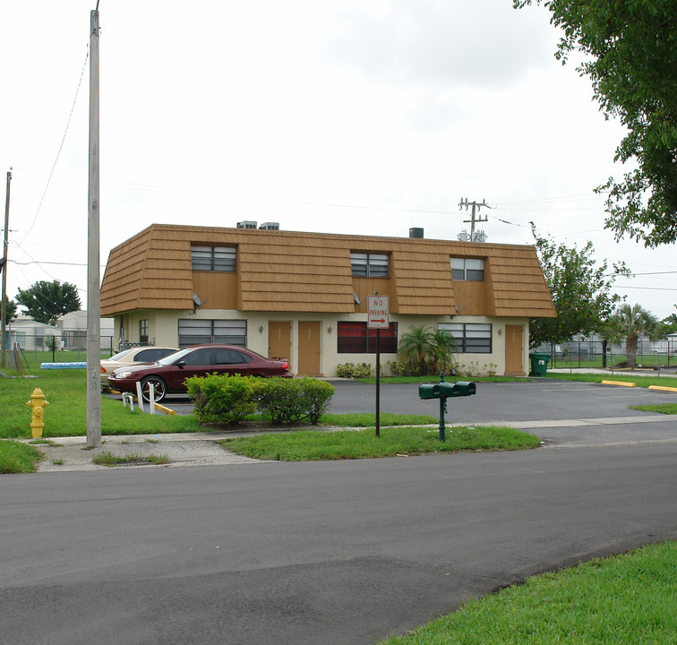 1950 NW 58th Ter in Fort Lauderdale, FL - Building Photo