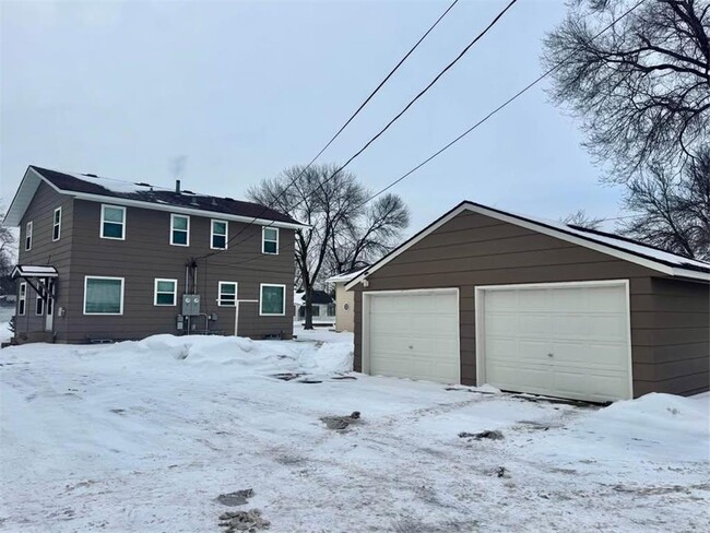 1132 33rd Ave N in St. Cloud, MN - Building Photo - Building Photo