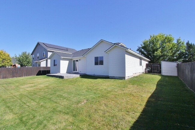 2525 N Blue Blossom Way in Kuna, ID - Building Photo - Building Photo