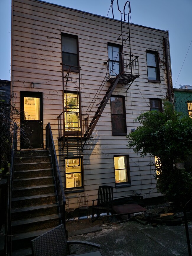 147 N 8th St in Brooklyn, NY - Building Photo - Building Photo