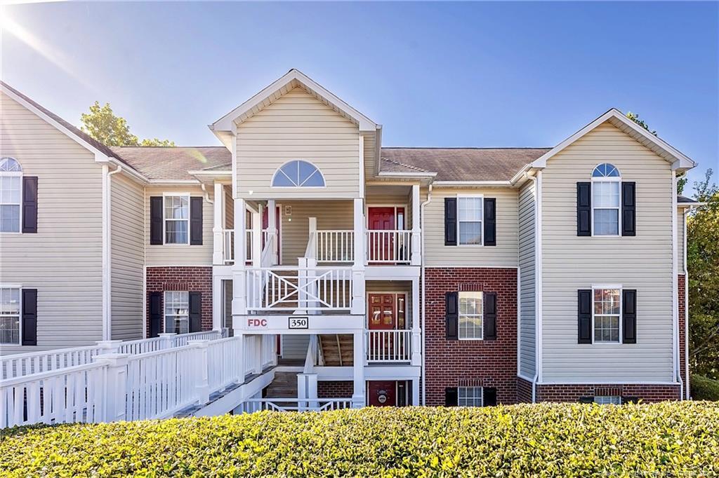 350 Bubble Creek Ct in Fayetteville, NC - Foto de edificio