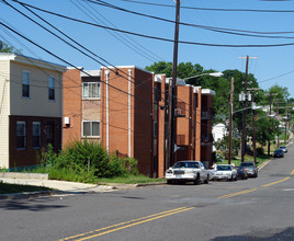 5337 D St SE in Washington, DC - Building Photo - Building Photo