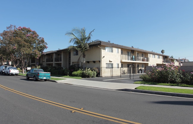 Close to You Apartments in Los Angeles, CA - Building Photo - Building Photo