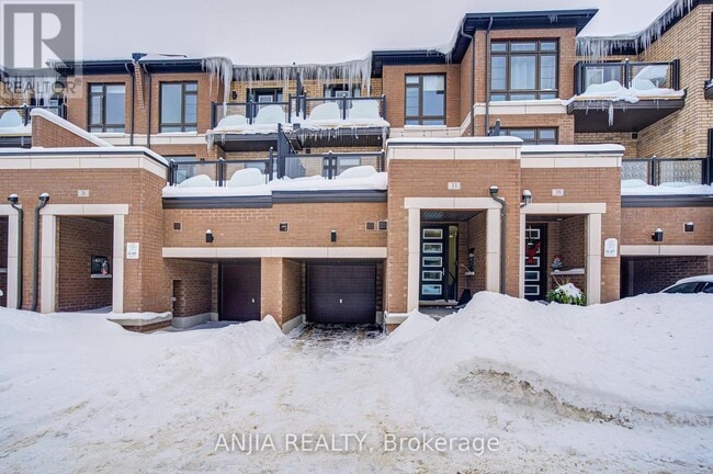 33 Bluebird Ln in Barrie, ON - Building Photo - Building Photo