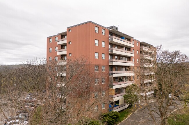 Vilma Terrace in Hamilton, ON - Building Photo - Building Photo