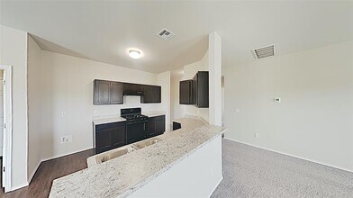 9920 Jackrabbit Rd in Yukon, OK - Building Photo - Building Photo