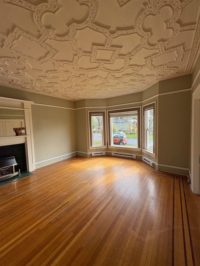 property at 1150 Summit Ave