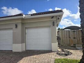 12944 SW 222nd St in Goulds, FL - Building Photo