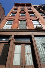 248 Front St in New York, NY - Building Photo - Building Photo