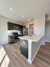 7000 Lake Hill Dr in Des Moines, IA - Building Photo - Building Photo