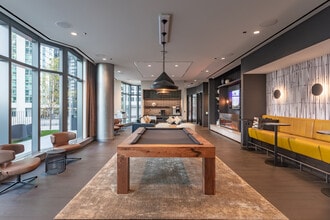 Cascade in Chicago, IL - Foto de edificio - Interior Photo