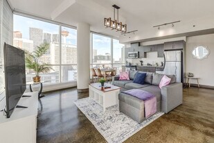 135-113 13 Ave SW in Calgary, AB - Building Photo