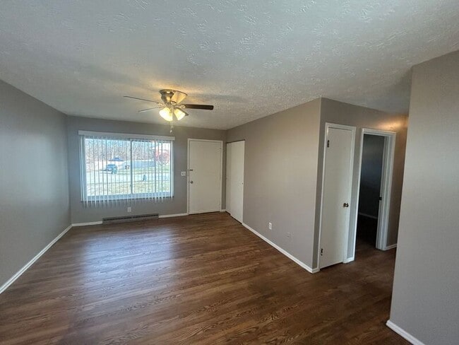 2801 Royal Glen Dr in Cincinnati, OH - Building Photo - Building Photo