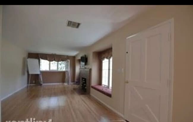 2157 Patricia Ave in Los Angeles, CA - Building Photo - Building Photo