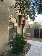 2727 N Price Rd in Chandler, AZ - Building Photo - Building Photo