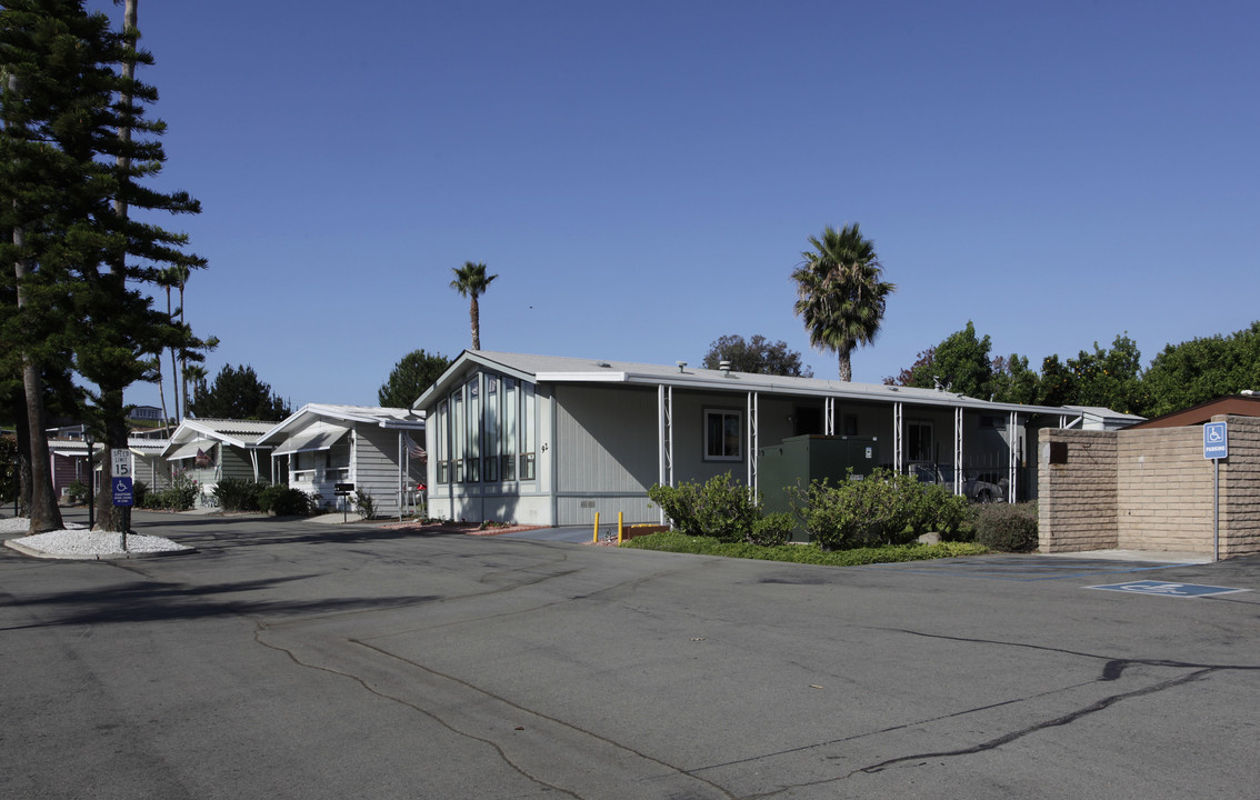 Casitas Del Sol in San Marcos, CA - Foto de edificio