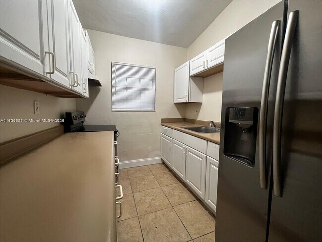 3350 SW 37th St in West Park, FL - Building Photo - Building Photo