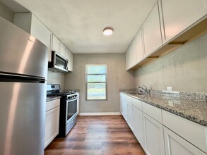 721 W Cuthbert Ave in Midland, TX - Building Photo - Building Photo