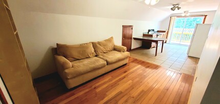 145 Worthington Rd, Unit 2 bed with washer n dryer in Huntington, MA - Building Photo - Building Photo