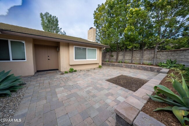 30896 Janlor Dr in Westlake Village, CA - Building Photo - Building Photo