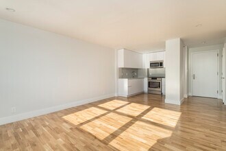 1410 Columbia Rd, Unit 7F in Boston, MA - Building Photo - Building Photo