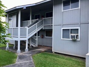 98-833 Noelani St in Pearl City, HI - Foto de edificio - Building Photo